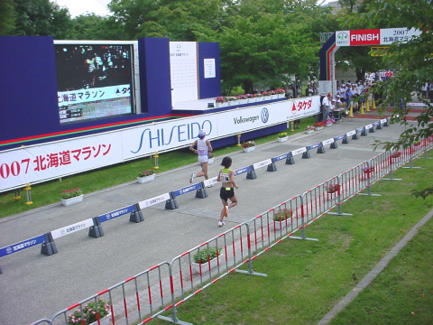 加納由理1位でゴール