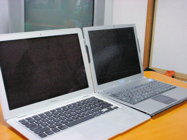 ワイドな分キーボードに余裕ある